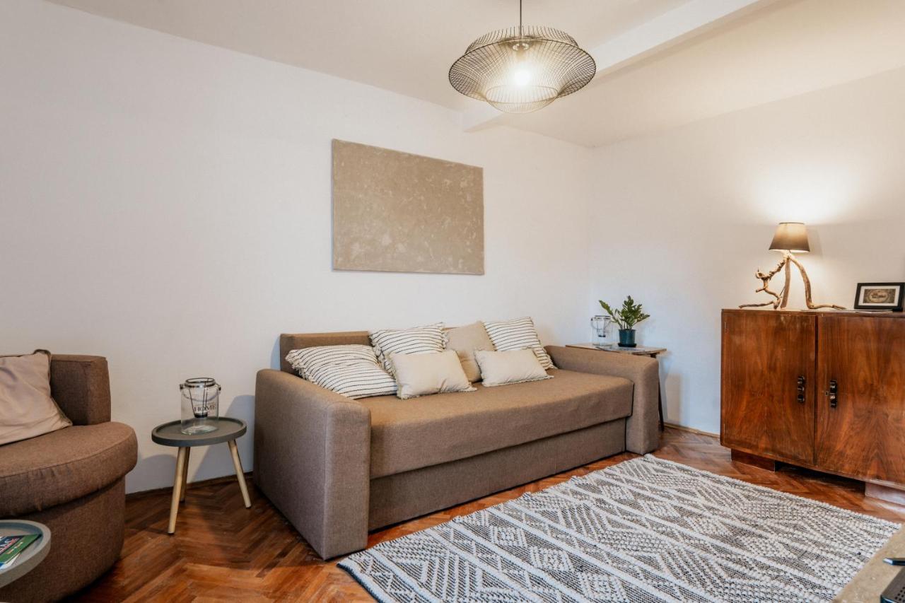 Villa White Shutters House Risan Esterno foto